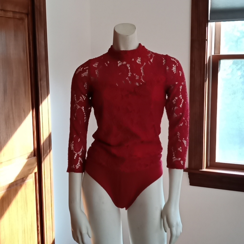Takara lace bodysuit